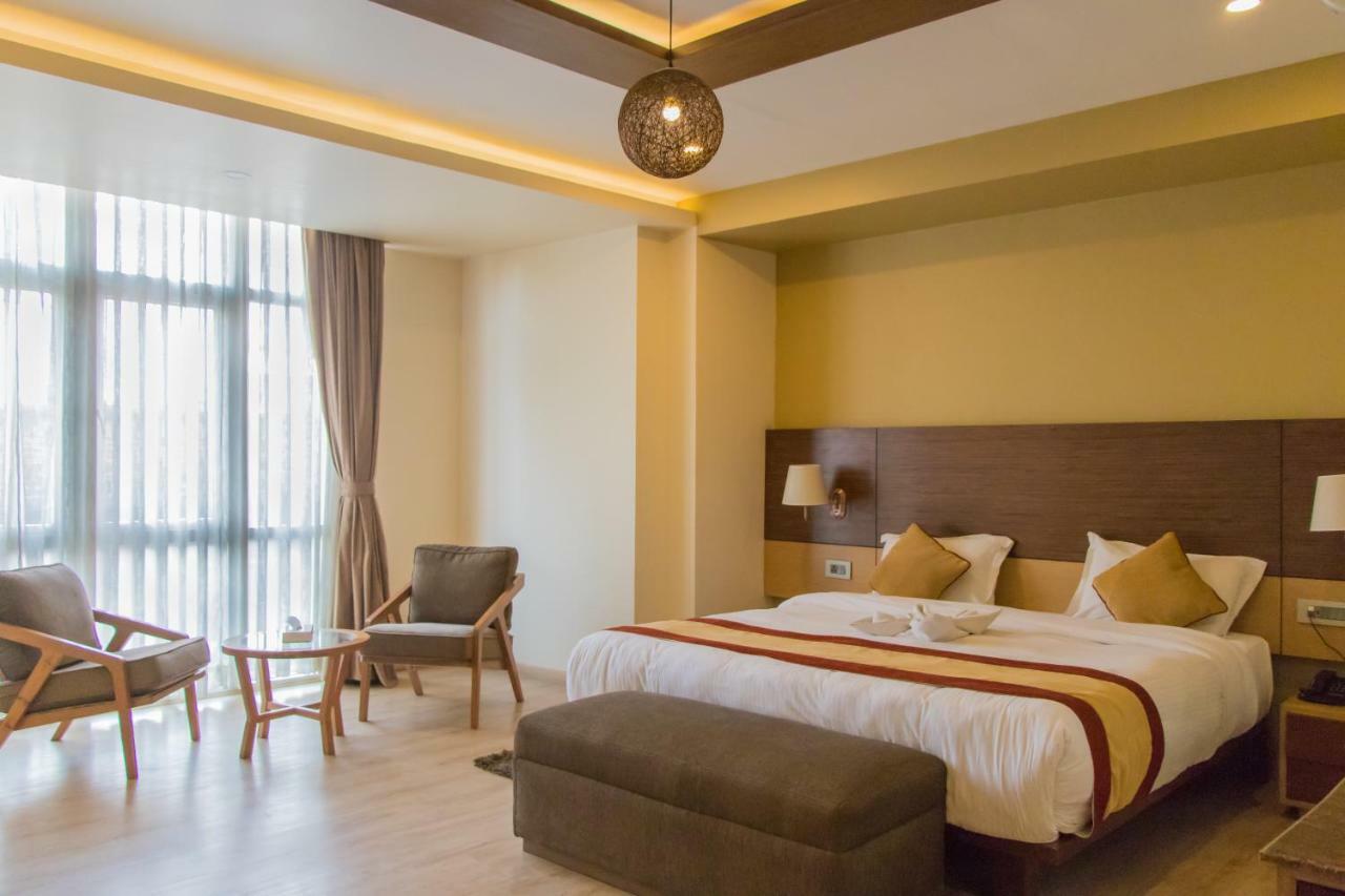 Retro Hotel And Spa Kathmandu Exterior foto